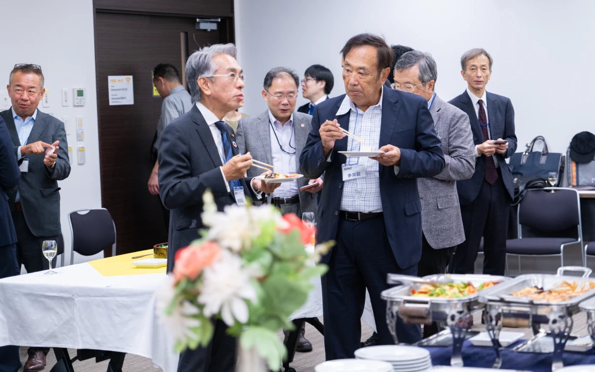 懇親会料理の様子